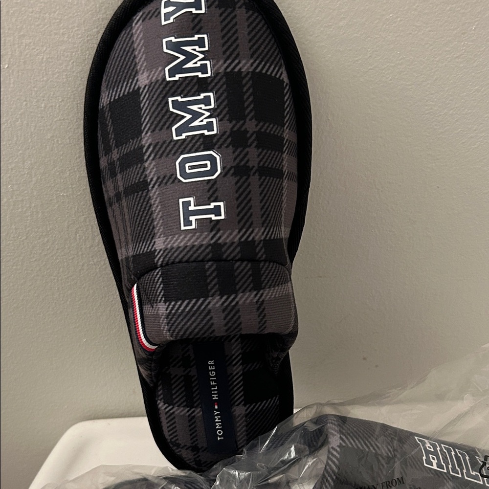 Tommy Hilfiger Black & Gray Plaid Slide Sandals